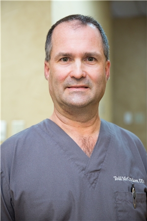 Dr. Darin Todd McCracken, DDS