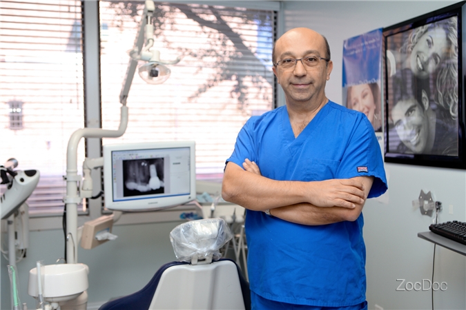 Dr. Davis Daneshrad, DDS