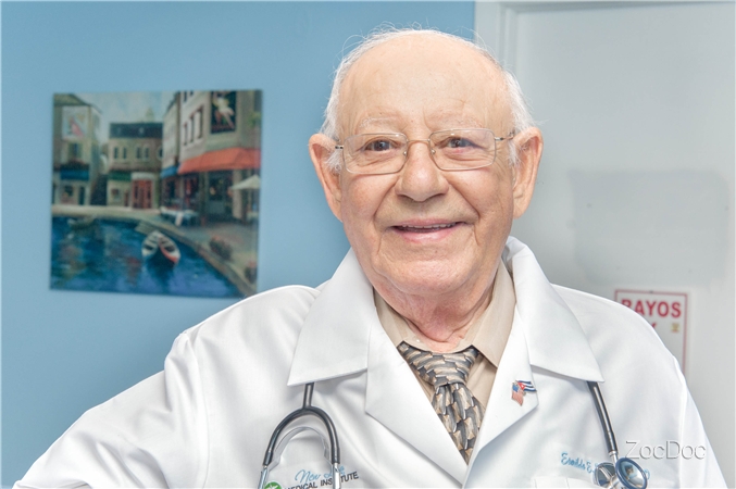 Dr. Esmildo Machado, MD