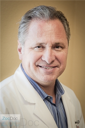 Dr. Heriberto Salinas, MD
