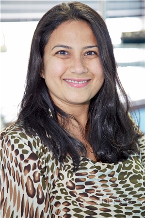 Dr. Parul Makkar, DDS