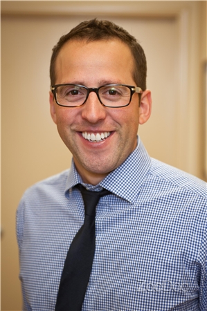 Dr. Robert Gonzalez, OD