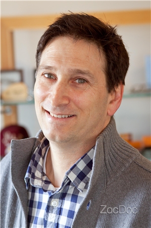 Dr. Robert Rosales, OD
