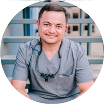 Dr. Roberto Loar, DDS