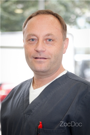 Dr. Vladislav Kamanin, DDS