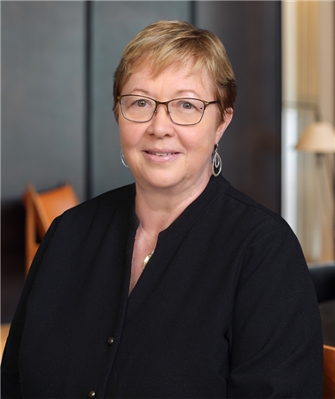 Dr. Carolyn Benson, MD, FL | Psychiatrist