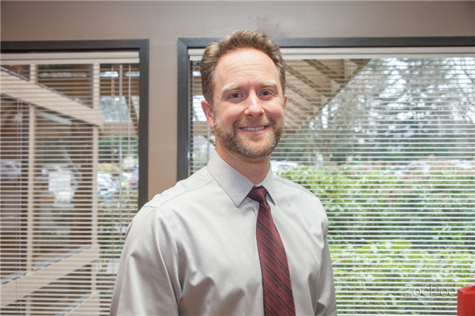 Dr. Christopher Kerr, DDS