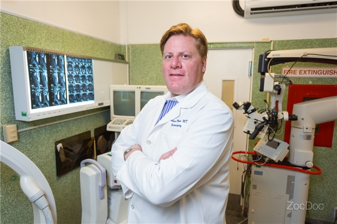 Dr. Graham Mouw, MD, FAANS