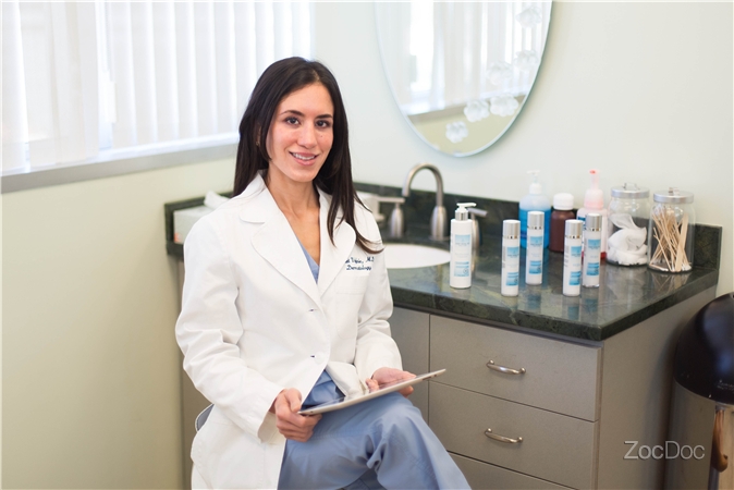 Dr. Janet Vafaie, MD, FAAD