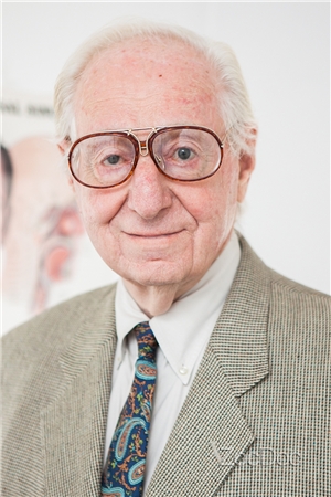 Dr. Max Ronis, MD