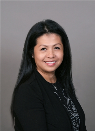 Dr. Quyen Dang, DDS