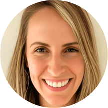 Dr. Thais Salles Araujo, MD