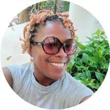 Elisha Linnen-Glass, LPC