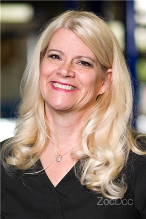 Janis Reinmuth, FNP
