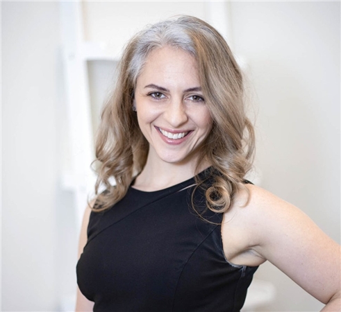 Ruschelle Khanna, LCSW